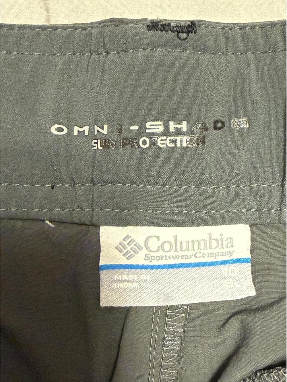 Columbia Gray Omni-Shade Cargo Shorts Women's Size 10 GUC - Picture 3 of 8